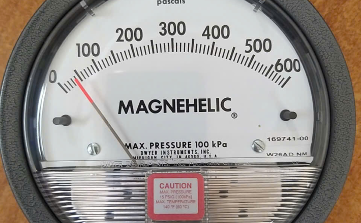 Đồng Hồ Chênh Áp Thấp | Differential Pressure Gauge Phòng Sạch | HUPHACO