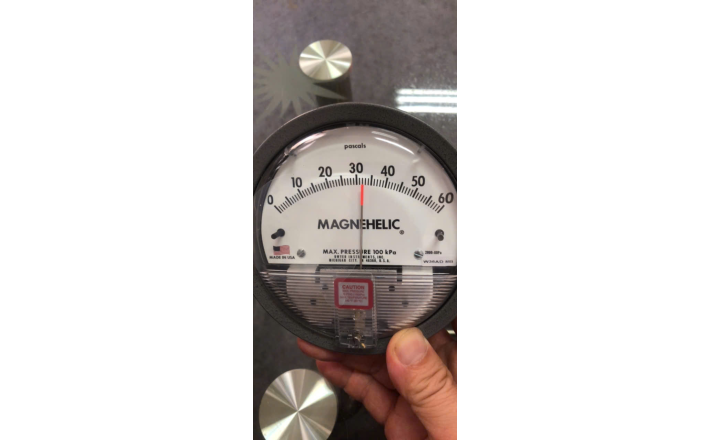 Đồng Hồ Chênh Áp Thấp | Differential Pressure Gauge Phòng Sạch | HUPHACO